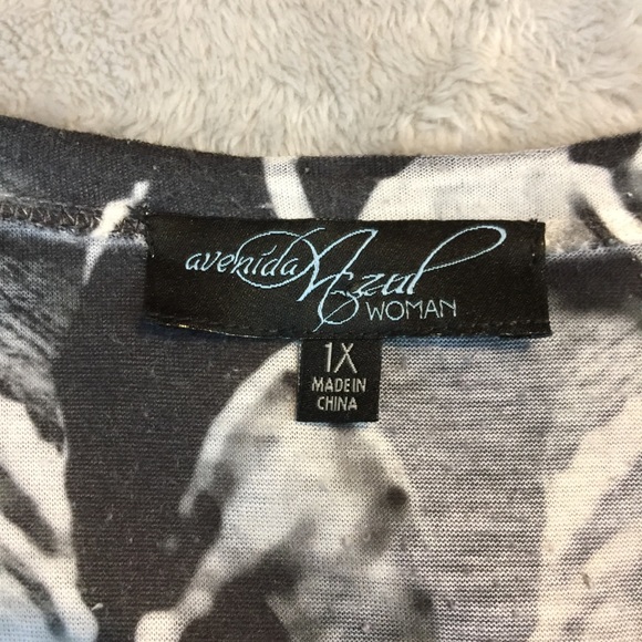 Lightweight Summer Top With Bling - Picture 4 of 5